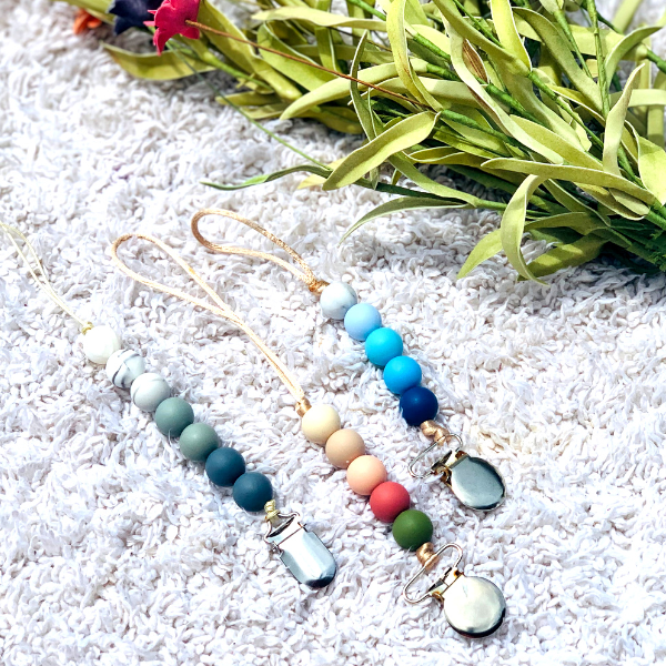 Beaded Silicone pacifier clip