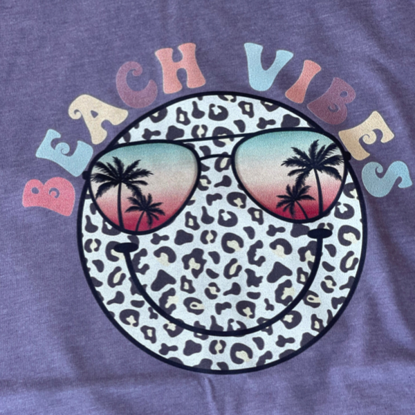Smiley summer vibes tee