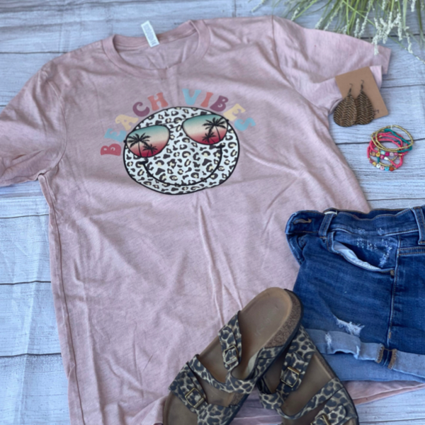 Smiley summer vibes tee